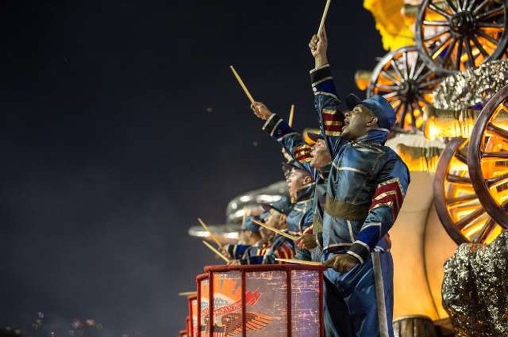 V Braziliji zaradi porasta okužb s koronavirusom prestavili karneval (foto: Xinhua/STA)