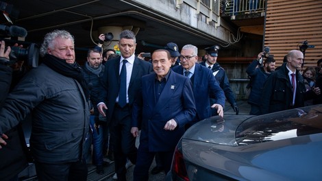 Berlusconi odstopil od kandidature, desnica išče novega kandidata za predsednika države