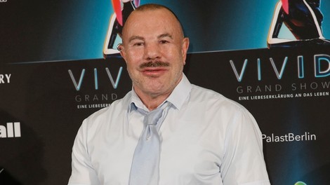 Umrl modni oblikovalec Thierry Mugler, v svoji karieri je sodeloval s številnimi znanimi osebnostmi