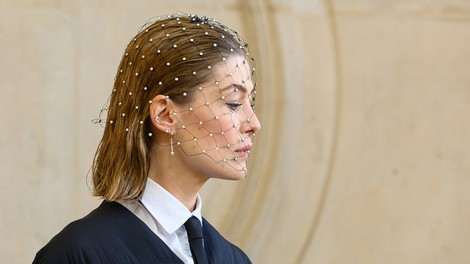 (FOTO) "S tem pajčolanom sem se počutila kot pankerska nevesta"