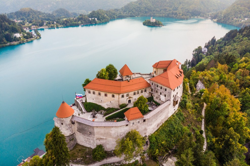 Turistični bon unovčilo že 90 odstotkov upravičencev (foto: Profimedia)