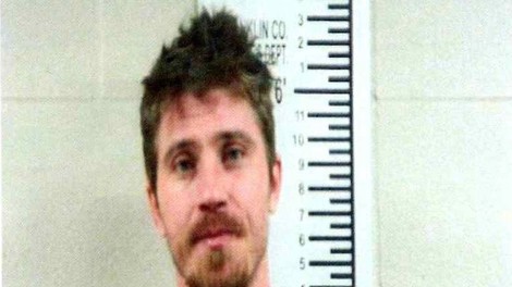 Garrett Hedlund: Po razhodu z Emmo Roberts pijančeval in pristal ZA ZAPAHI