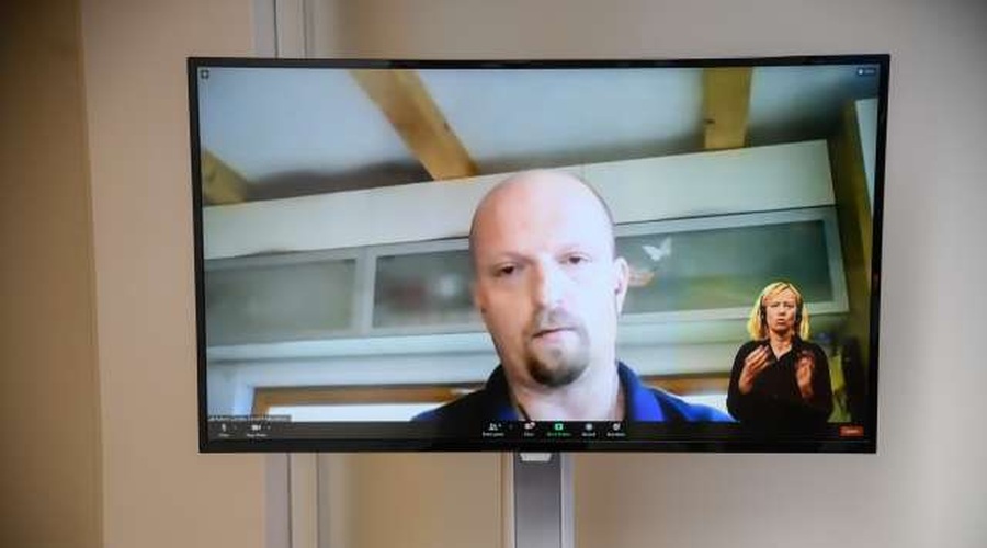 Robert Carotta: "En okužen pomeni celoten okužen oddelek v nekaj dneh!" (foto: Nebojša Tejić/STA)
