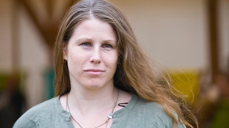 Caroline Criado Perez (Nevidne): Kako vrzeli v podatkih in raziskavah oblikujejo svet po moški meri