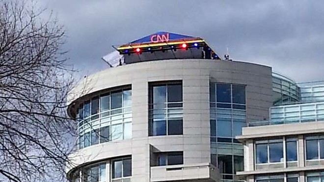 Predsednik upravnega odbora televizije CNN odstopil zaradi razmerja s podrejeno (foto: Robi Poredoš/STA)