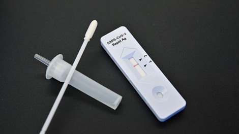 Prek Wolta se lahko zdaj kar na domu testirate na covid-19