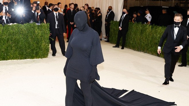 Ko modna ikona Kim Kardashian nosi oblačila TE znamke, se počuti KUL (foto: Profimedia)