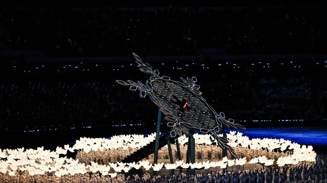 Na stadionu Ptičje gnezdo v Pekingu je zagorel olimpijski ogenj (foto: profimedia)