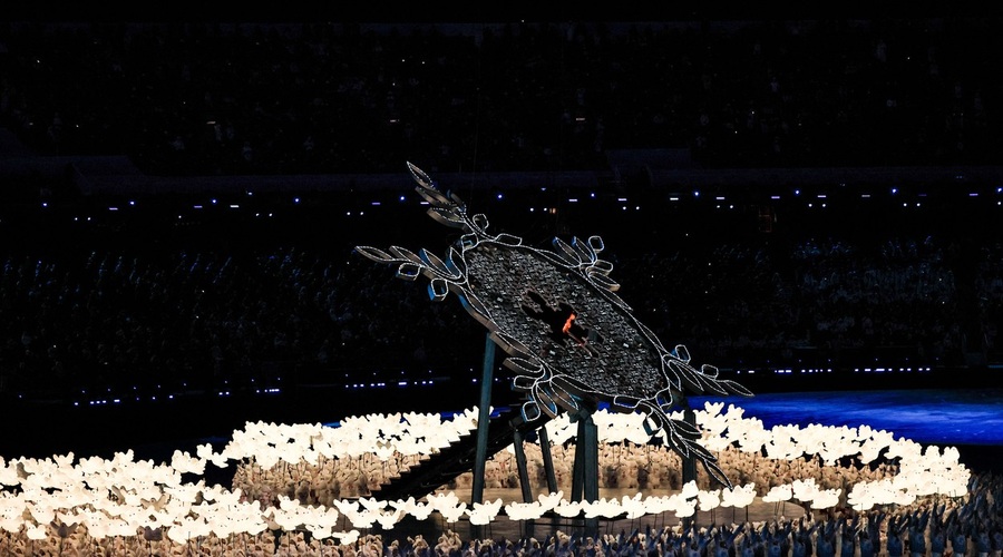Na stadionu Ptičje gnezdo v Pekingu je zagorel olimpijski ogenj (foto: profimedia)