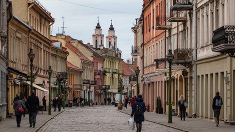 Koronavirusni števec: v petek 4030 PCR in 115.994 hitrih testov ter 11.680 okužb