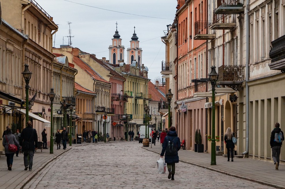 Koronavirusni števec: v petek 4030 PCR in 115.994 hitrih testov ter 11.680 okužb (foto: profimedia)