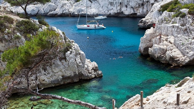 Francija bo v neokrnjenem zalivu blizu Marseilla testno omejila število turistov (foto: profimedia)