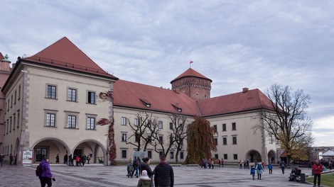 Na sobotnem testiranju občuten padec števila okuženih s koronavirusom