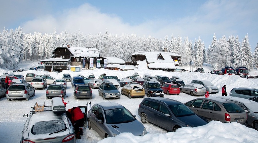Na smučišču Kope se je pretrgala jeklenica na vlečnici (foto: profimedia)