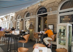 Umor v centru Reke: žensko brez povoda napadel in ubil (storilec znan obraz iz hrvaških Talentov)