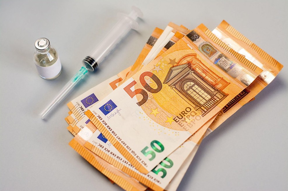 Bonus v višini 5000 evrov, če se bodo cepili s prvim odmerkom (zgodilo se je v Nemčiji)! (foto: profimedia)