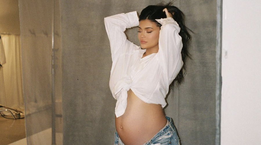 (FOTO) Kylie Jenner in Travis Scott sta se razveselila drugega otroka in ne boste verjeli, na kakšen lep datum! (foto: IG: @kyliejenner)