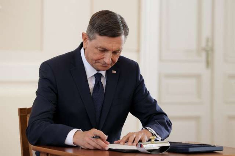 Pahor podpisal odlok o razpisu rednih volitev v DZ za 24. april (foto: Daniel Novakovič/STA)