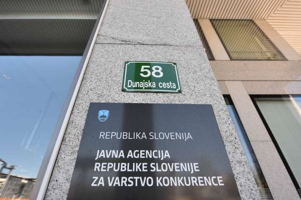 Varuh konkurence ugotovil usklajeno delovanje pri popravilih vozil Renault (foto: Tamino Petelinšek/STA)