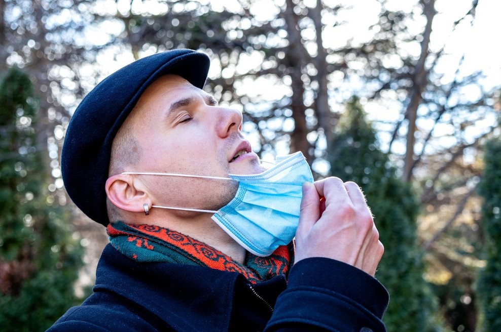Številke okužb s koronavirusom še naprej drsijo navzdol (foto: profimedia)