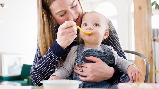 Mamica šestmesečnega dojenčka šokirala na TikToku: "Dete obožuje srednje pečen zrezek!" (foto: profimedia)
