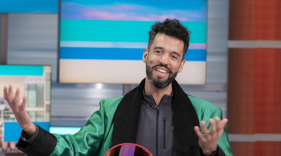 Neverjeten Jamajčan, ki je na smučkah prvič stal pri 32. letih, na olimpijskih igrah nasmejal vse (foto: Profimedia)