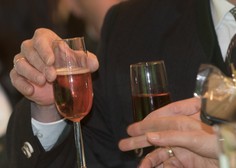 Ekstazi v šampanjcu kriv za smrt moškega v bavarski restavraciji