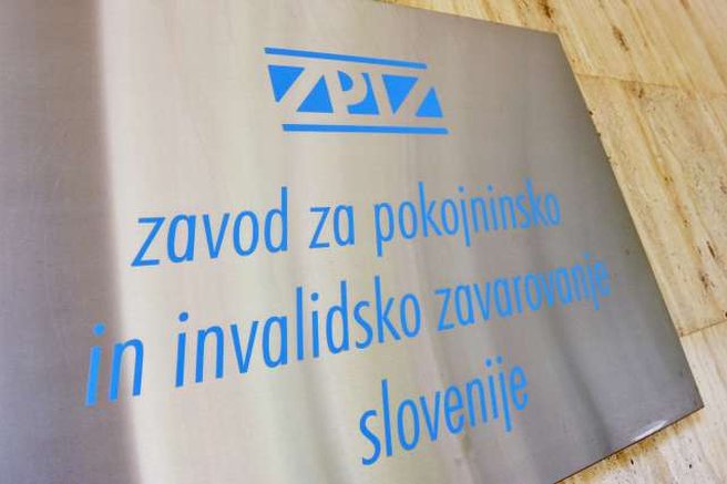 Boj za vodenje Zpiza! Se bo Papež obdržal, ali prihaja Anja Kopač?
