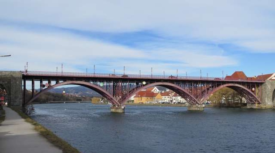 V Mariboru se začenja gradnja nove brvi čez Dravo (foto: Andreja Seršen Dobaj/STA)