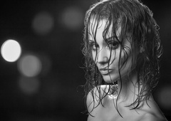 Vse kaže, da sušenje las 'na zraku' sploh ni tako dobro, kot smo mislili (svarijo strokovnjaki)