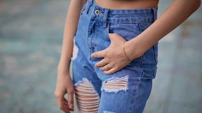 Ste se kdaj vprašali, zakaj so ženski žepi manjši kot tisti na moških hlačah? (foto: Profimedia)