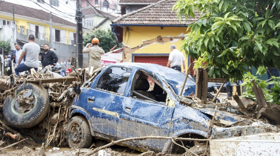 Brazilski Petropolis si še ni opomogel od poplav, a mu že grozi novo deževje (foto: profimedia)