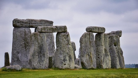 V londonskem muzeju razstava znamenitega arheološkega najdišča Stonehenge