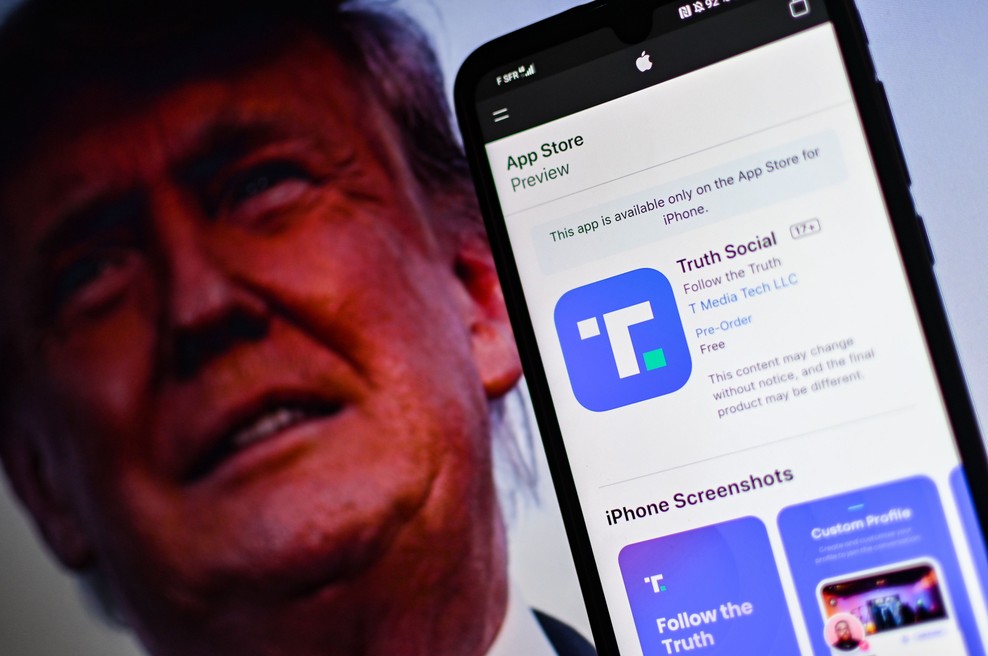 Trump SE VRAČA, zdaj se bo oglašal prek TE (necenzurirane) platforme: ''Pripravite se, vaš najljubši predsednik ... '' (foto: Profimedia)