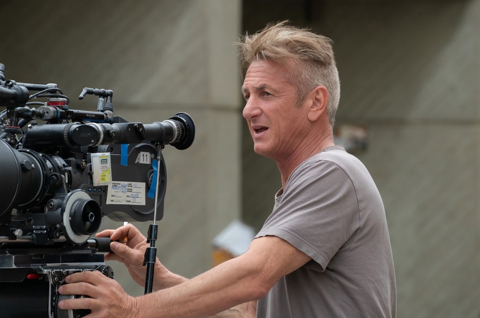Sean Penn v Ukrajini snema  dokumentarni film o ruski invaziji (foto: profimedia)