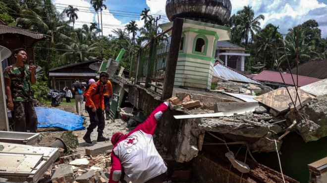Indonezijski otok Sumatra se je znova zatresel, umrlo najmanj šest ljudi (foto: profimedia)