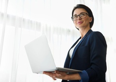 Ženske po svetu zasedajo samo 19,7 odstotka položajev v upravah