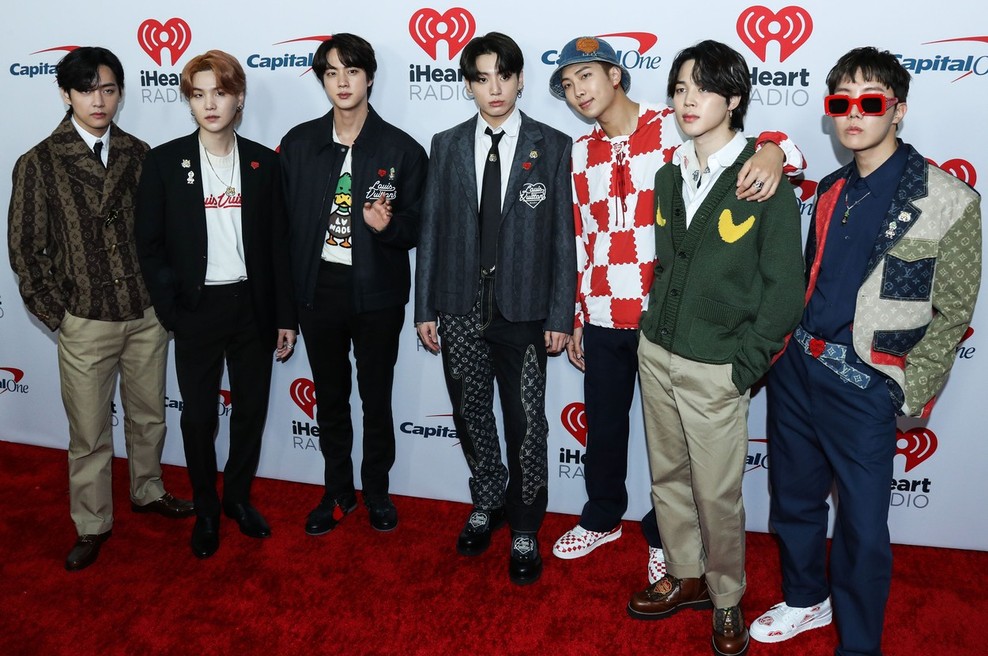 Drugo leto zapored najbolje prodajani izvajalec na svetu glasbena skupina BTS (foto: profimedia)