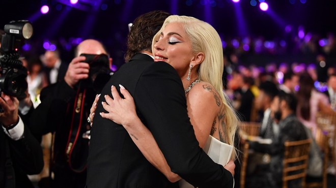 Lady Gaga in Bradley Cooper: KEMIJA je še vedno še kako prisotna! (foto: Profimedia)