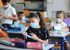 Zaščitne maske za učence, dijake, študente in učitelje od ponedeljka ne bodo več obvezne