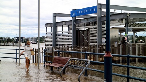 V Avstraliji zaradi poplav grozi EVAKUACIJA skoraj pol milijona ljudi