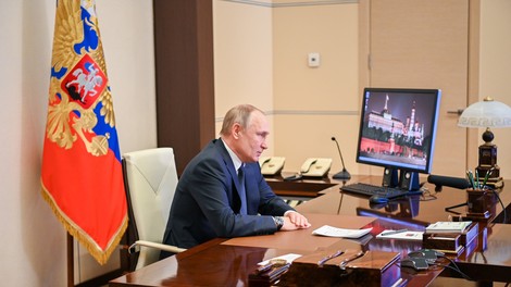 Ruski poslovnež ponuja milijon dolarjev nagrade tistemu, ki Putina aretira kot vojnega zločinca