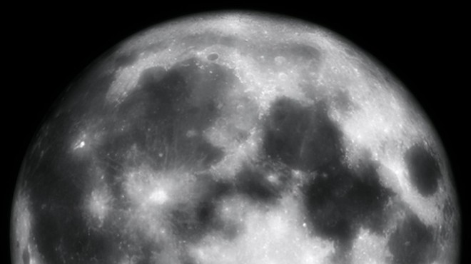 Tri tone težak del za zdaj še neidentificirane rakete trčil v Luno (foto: profimedia)