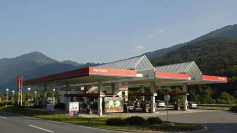 Cene goriva gredo v nebo; lahko v Sloveniji zmanjka goriva?