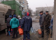 Prekinitev ognja na Mariupol in Volnovaho omogoča evakuacijo prebivalcev obleganih mest