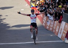 Tadej Pogačar pol minute hitrejši od tekmecev na kolesarski klasiki v Italiji