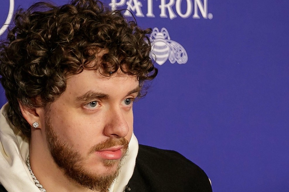 Raper Jack Harlow se bo preizkusil na filmskem platnu v novi verziji filma Driblerja pod košem (foto: profimedia)