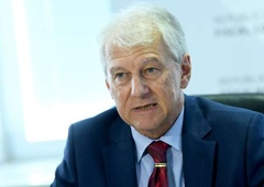 Kračun: Vodenje javnih financ kot vožnja z avtomobilom