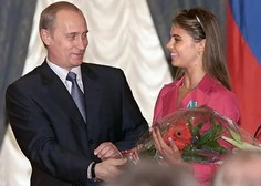 Putin svojih šest otrok, nekdanjo ženo Ljudmilo in skrivnostno žensko skril na varno