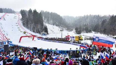 V Kranjski Gori po dveh letih znova gledalci v ciljni areni